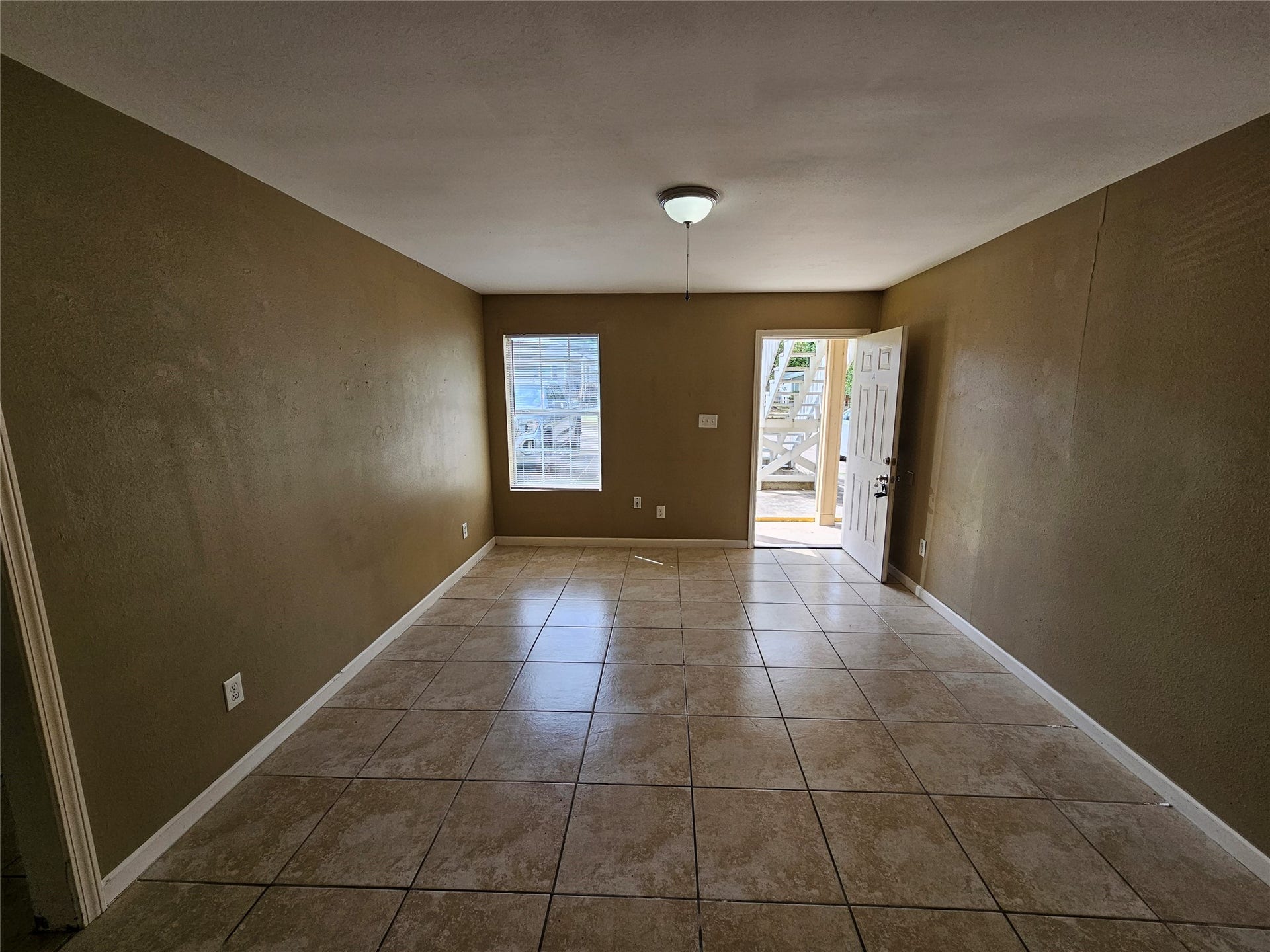 1502 Oleander Drive, #A, La Marque, TX 77568 1502 Unit A dining/living room