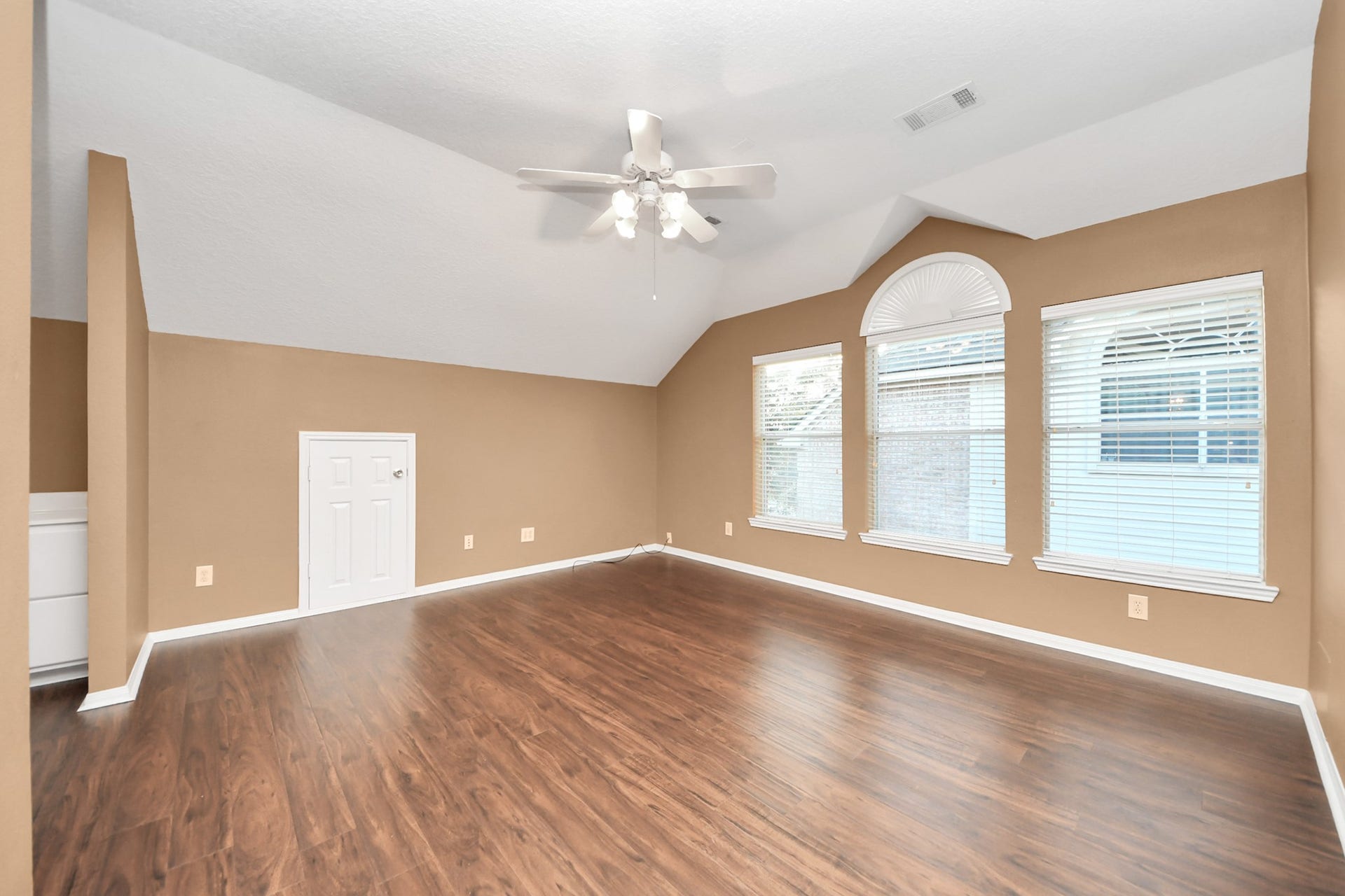 Gameroom upstairs