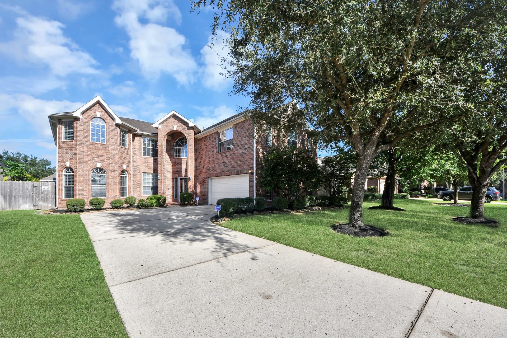 17418 Memorial Mills Drive, Spring, TX 77379 This beauty boasts a stunning front elevation, impressive curb appeal, and plenty of parking for family and friends!