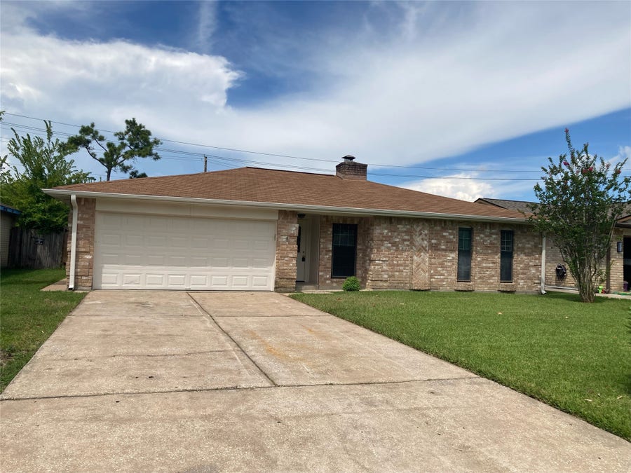 Property photo for 16727 Bougainvilla Lane, Friendswood, TX