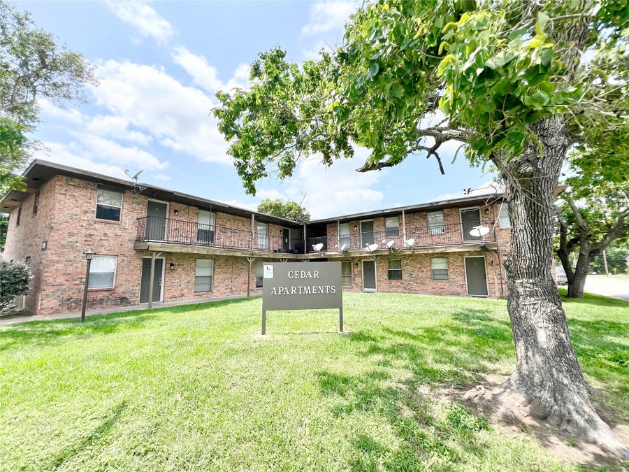 Property photo for 321 E Cedar Street, #9, Angleton, TX