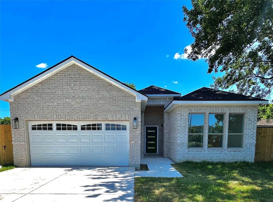 Property photo for 10127 Grover Ln, Houston, TX