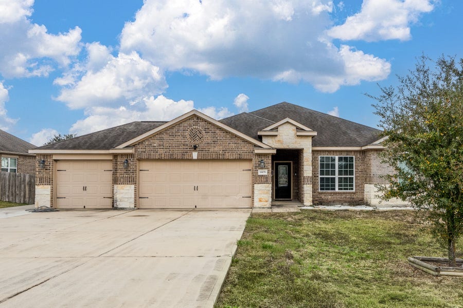 Property photo for 18879 Atascosa Trail, Magnolia, TX