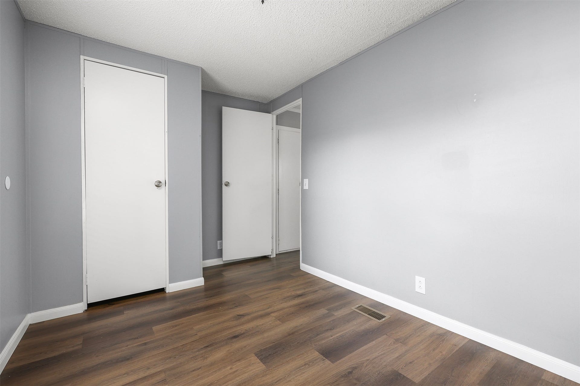 2222 N Austin Avenue, #5, Pearland, TX 77581 2222 N Austin Avenue, #5, Pearland, TX 77581