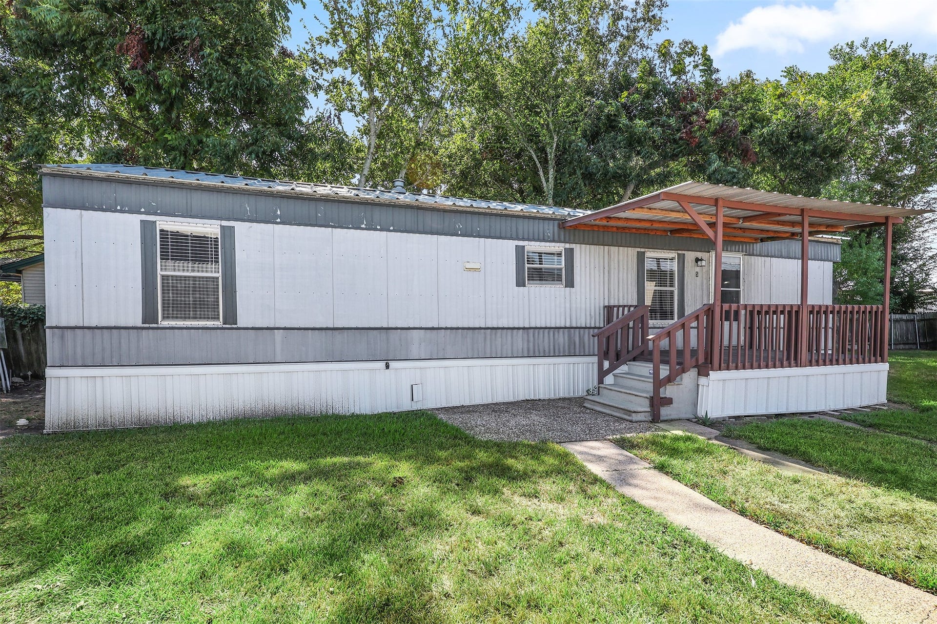 2222 N Austin Avenue, #5, Pearland, TX 77581 2222 N Austin Avenue, #5, Pearland, TX 77581