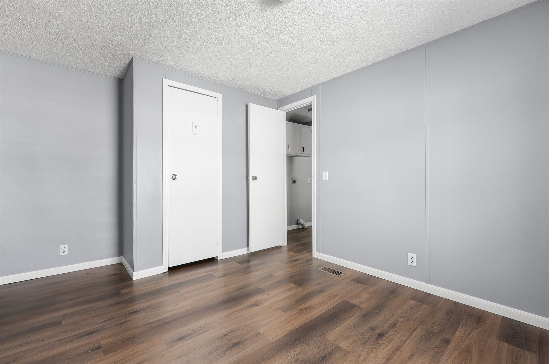 2222 N Austin Avenue, #5, Pearland, TX 77581 2222 N Austin Avenue, #5, Pearland, TX 77581