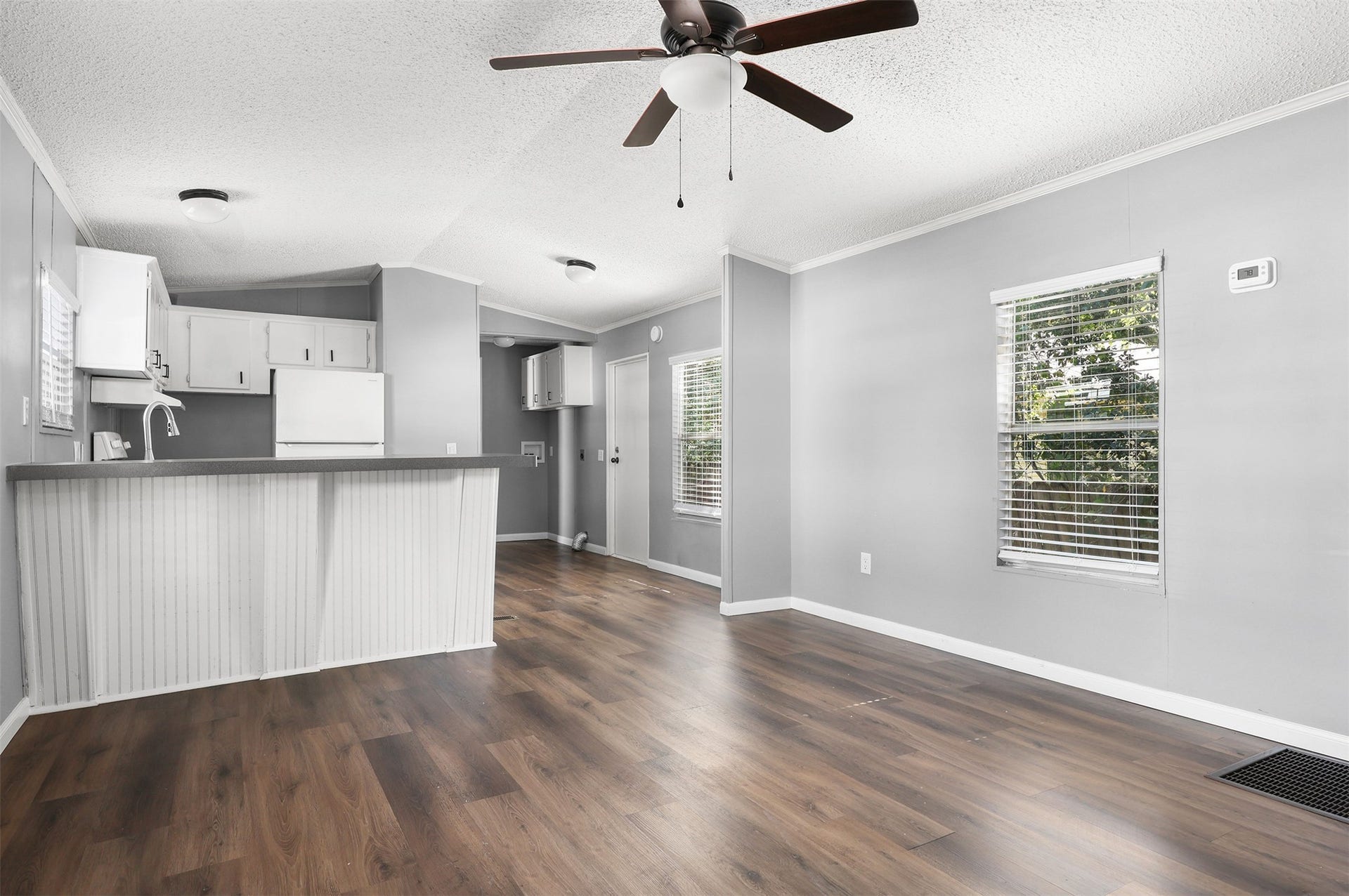 2222 N Austin Avenue, #5, Pearland, TX 77581 2222 N Austin Avenue, #5, Pearland, TX 77581