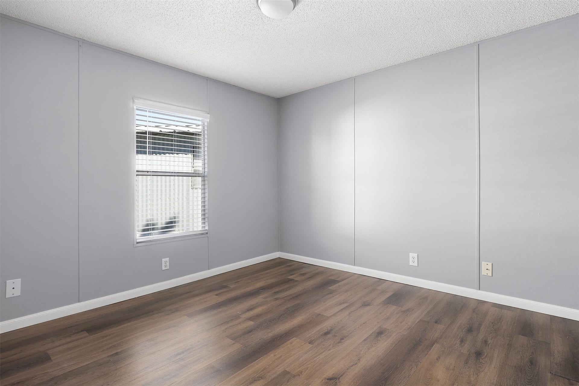 2222 N Austin Avenue, #5, Pearland, TX 77581 2222 N Austin Avenue, #5, Pearland, TX 77581
