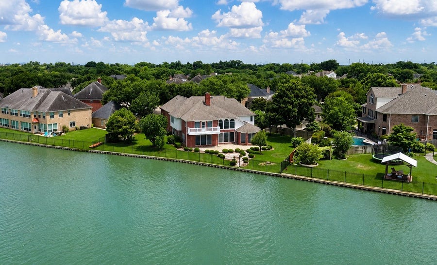 Property photo for 4202 Lakewood Court, Missouri City, TX