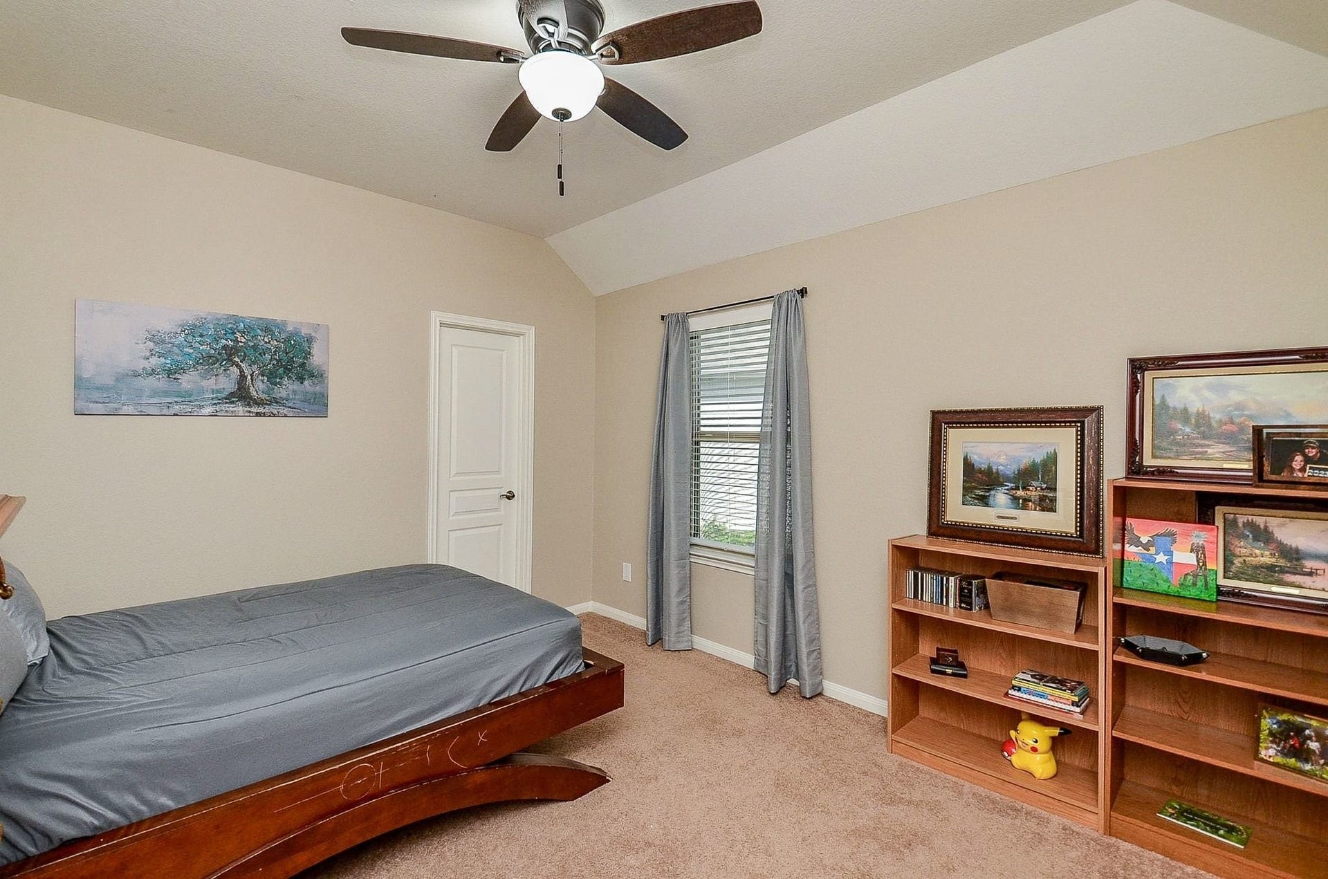 19802 Mulberry Pine Lane, Cypress, TX 77429 Third bedroom upstairs with its own walk-in closet.