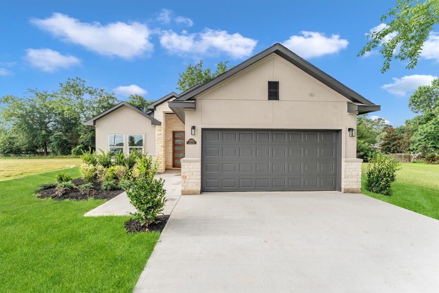 Property photo for 12425 Walden Road, Montgomery, TX