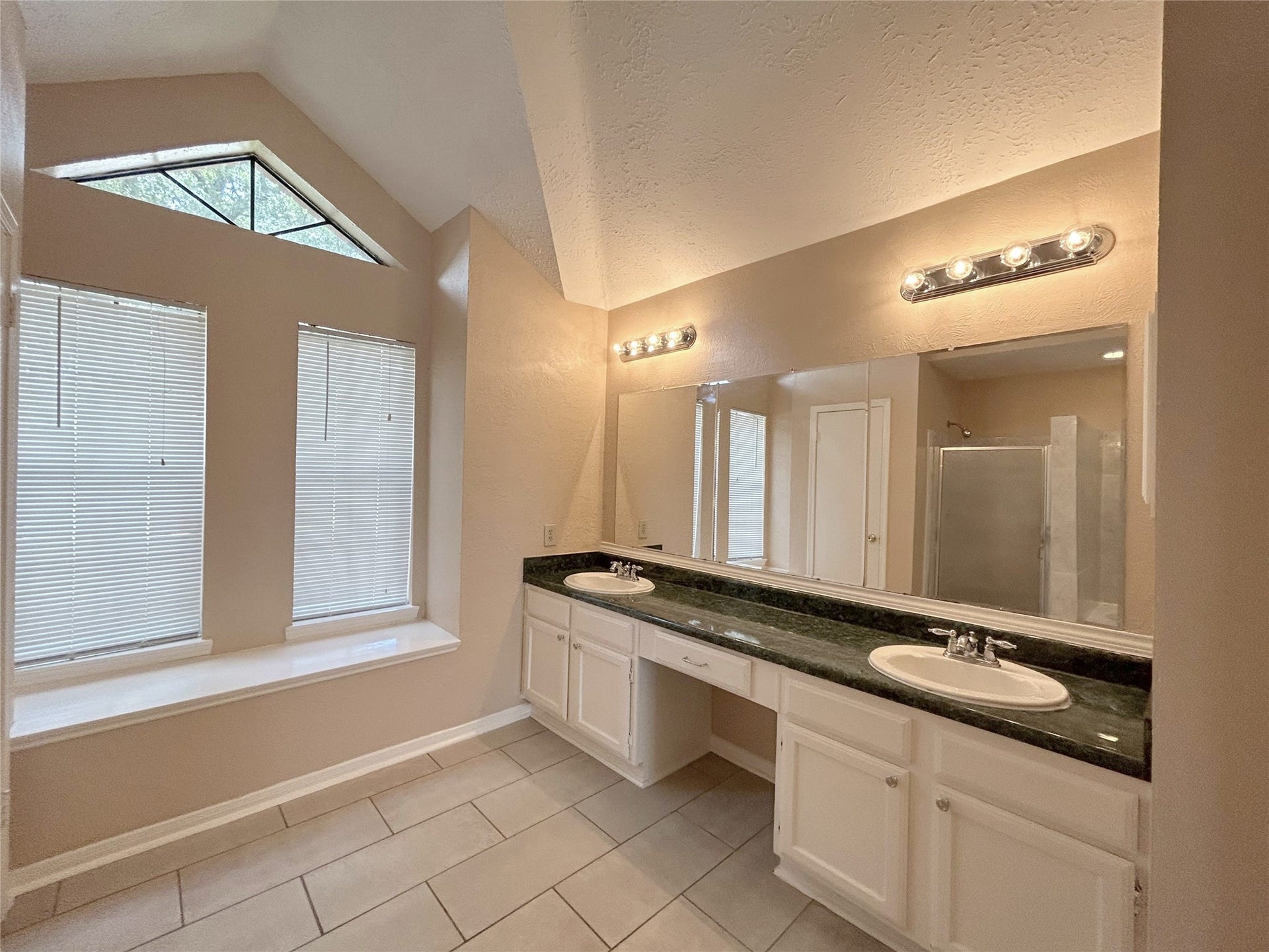 7703 Valera Lane, Houston, TX 77083 7703 Valera Lane, Houston, TX 77083