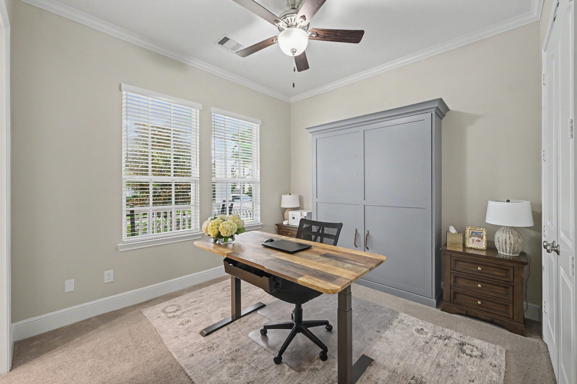 35 W Sawyer Ridge Drive, The Woodlands, TX 77389 35 W Sawyer Ridge Drive, The Woodlands, TX 77389
