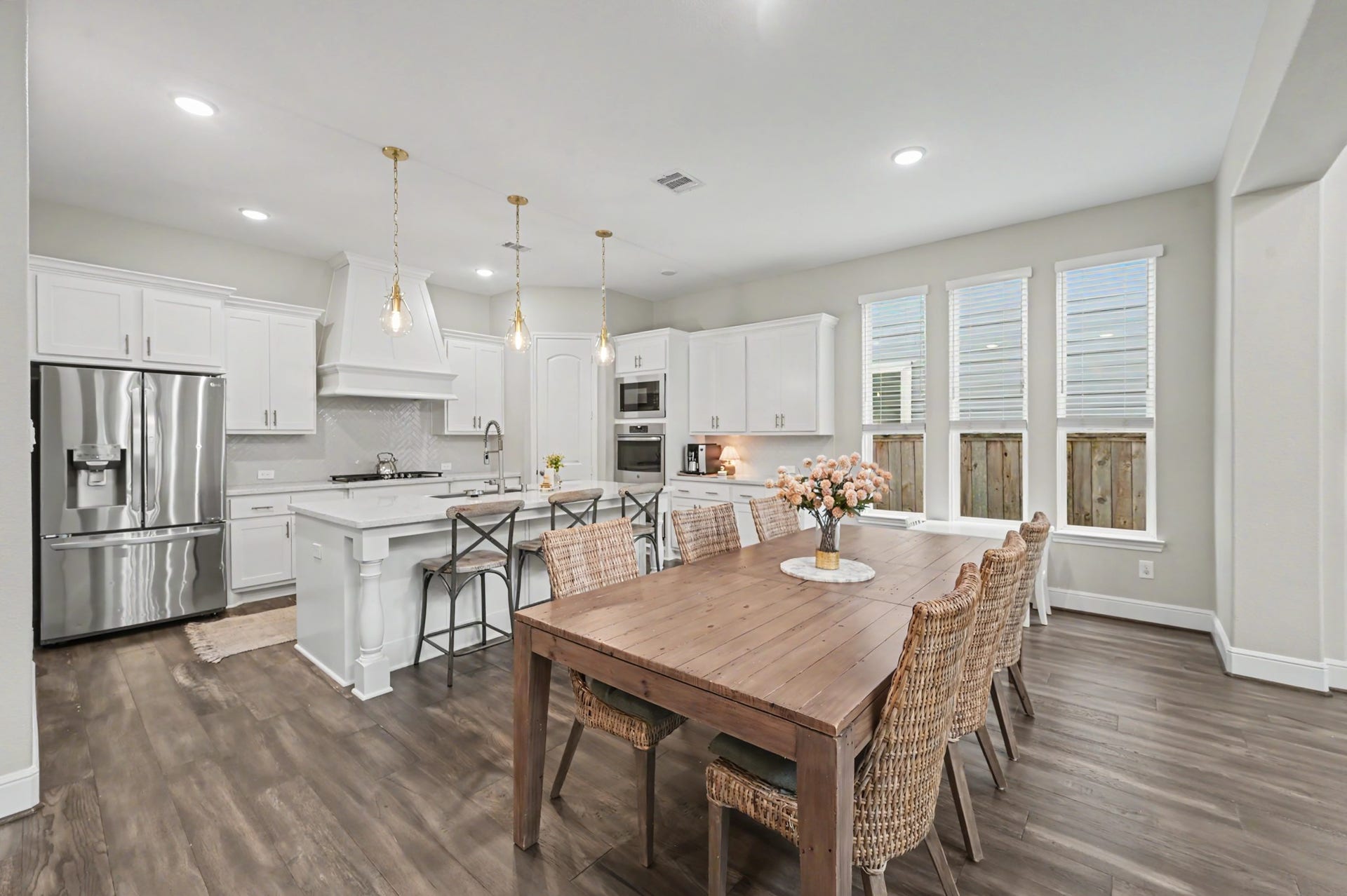 35 W Sawyer Ridge Drive, The Woodlands, TX 77389 35 W Sawyer Ridge Drive, The Woodlands, TX 77389