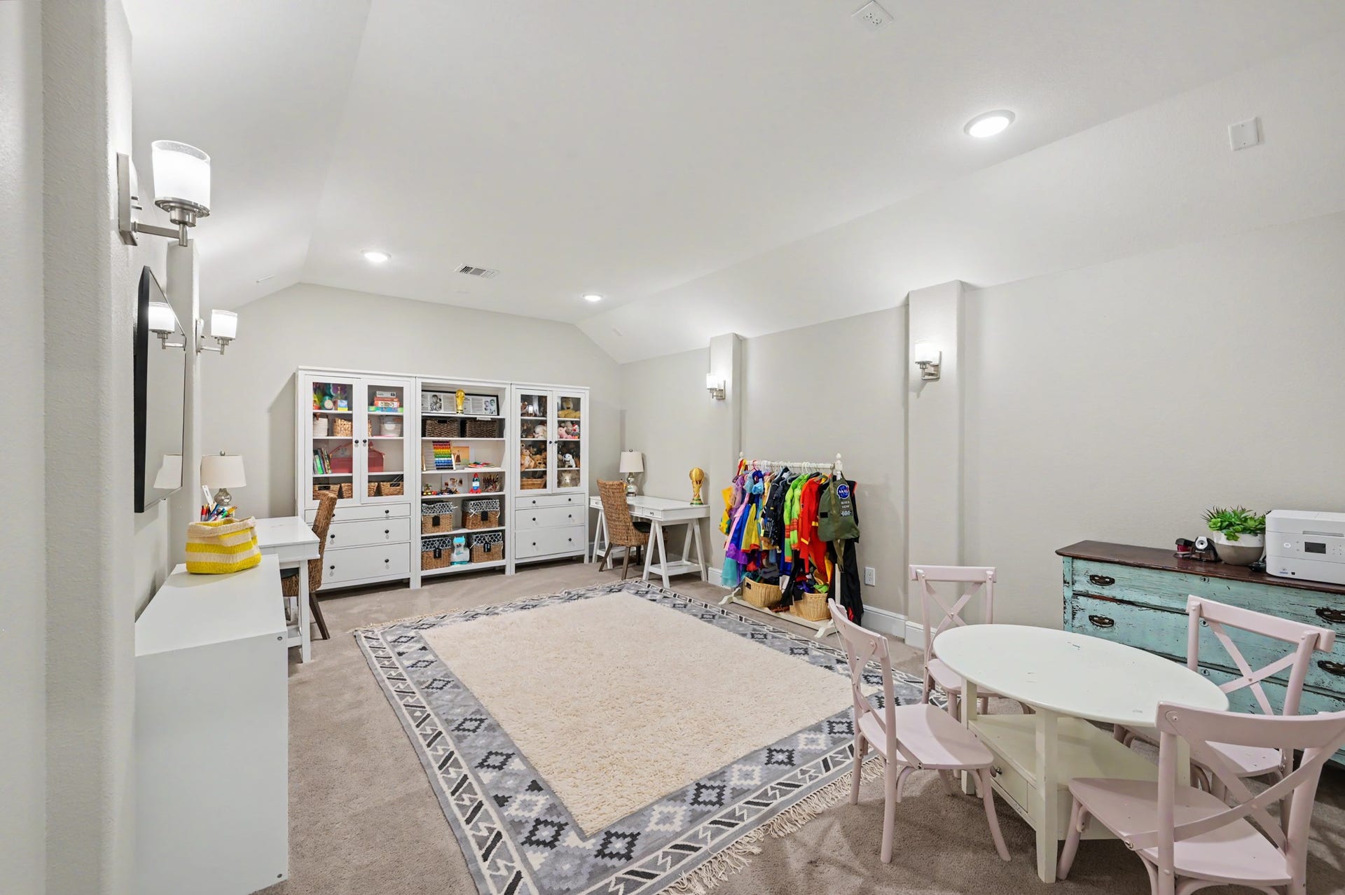 35 W Sawyer Ridge Drive, The Woodlands, TX 77389 35 W Sawyer Ridge Drive, The Woodlands, TX 77389