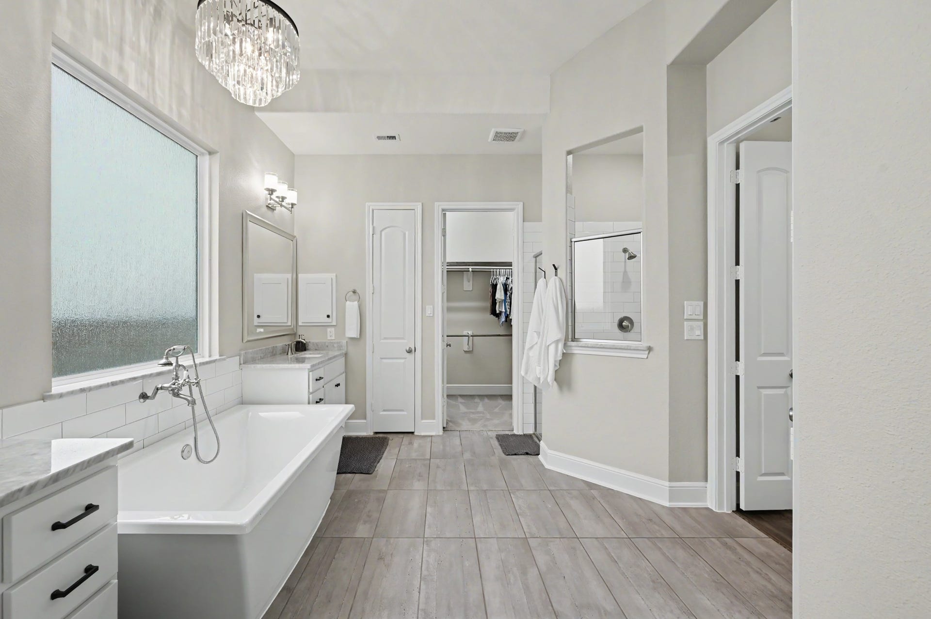 35 W Sawyer Ridge Drive, The Woodlands, TX 77389 35 W Sawyer Ridge Drive, The Woodlands, TX 77389