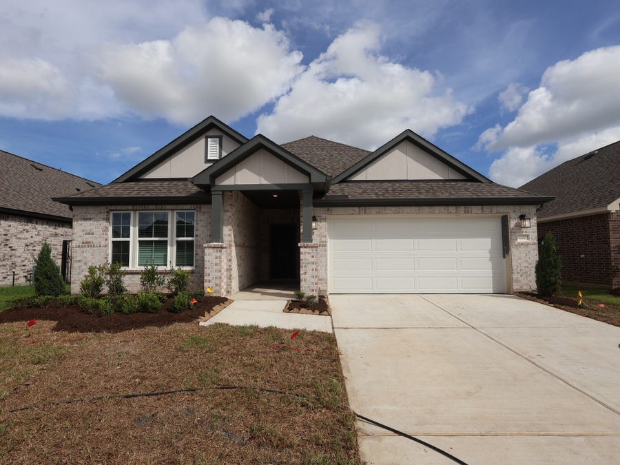 Property photo for 14005 Baikal Manor Drive, Santa Fe, TX