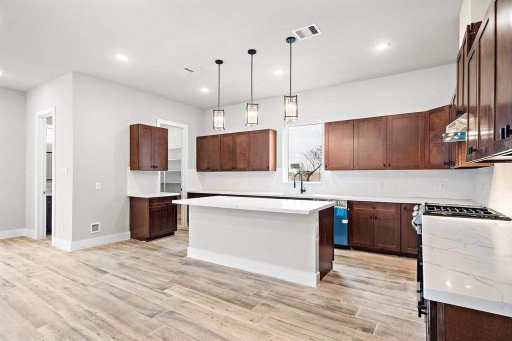228 W 28th Street, Houston, TX 77008 228 W 28th Street, Houston, TX 77008