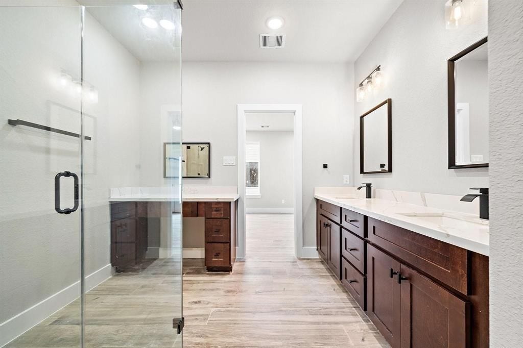 228 W 28th Street, Houston, TX 77008 228 W 28th Street, Houston, TX 77008