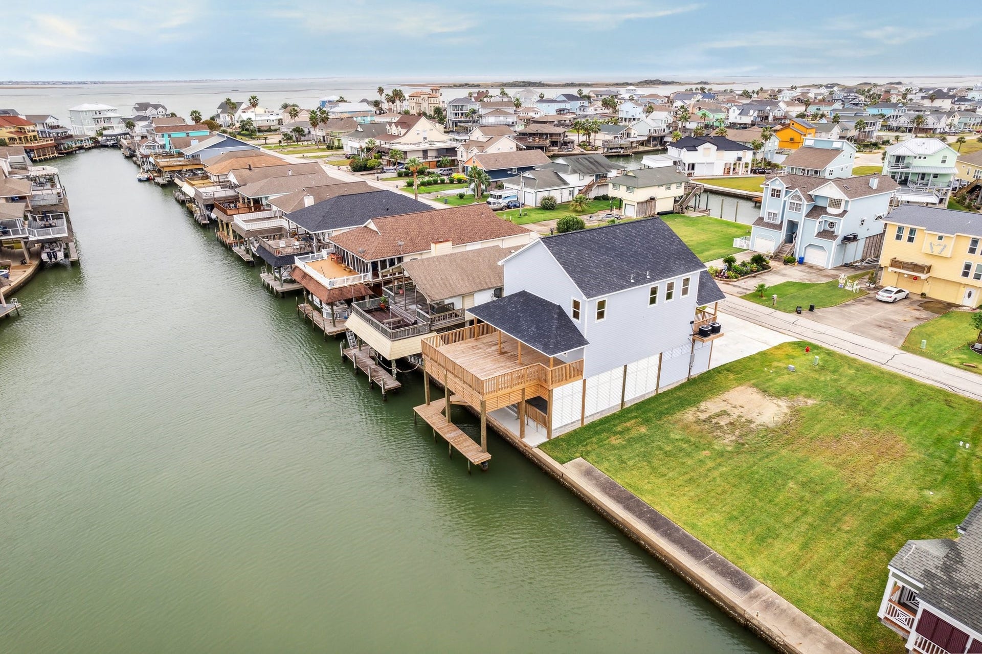 230 Bora Bora Drive, Tiki Island, TX 77554 230 Bora Bora Drive, Tiki Island, TX 77554