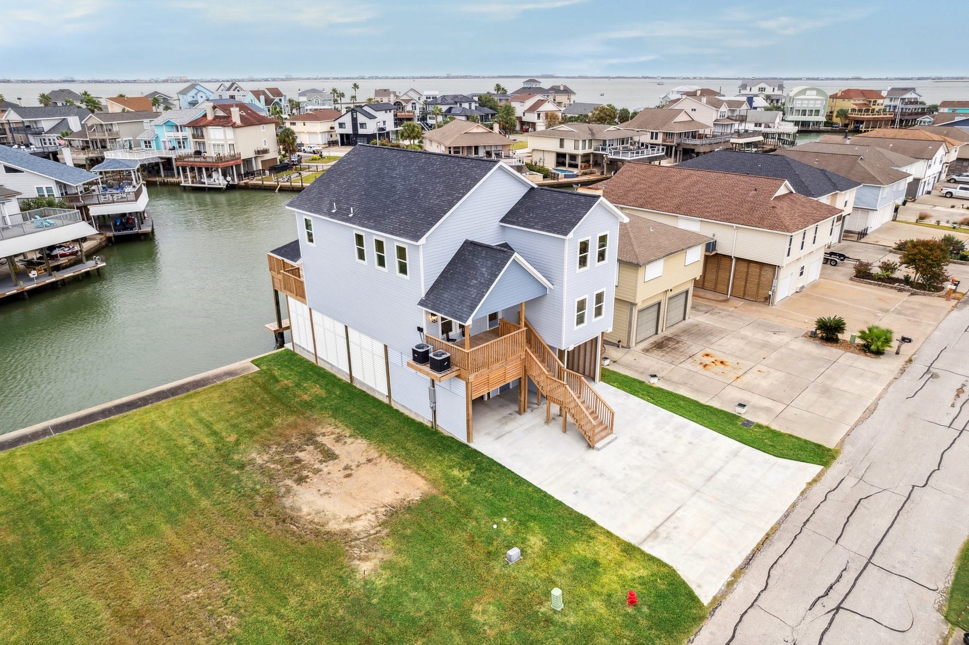 230 Bora Bora Drive, Tiki Island, TX 77554 230 Bora Bora Drive, Tiki Island, TX 77554