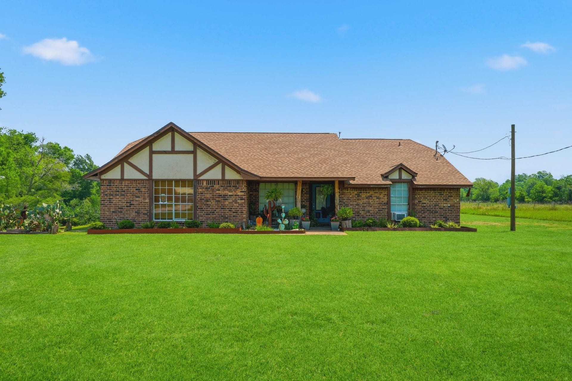 597 County Road 612, Dayton, TX 77535 597 County Road 612, Dayton, TX 77535