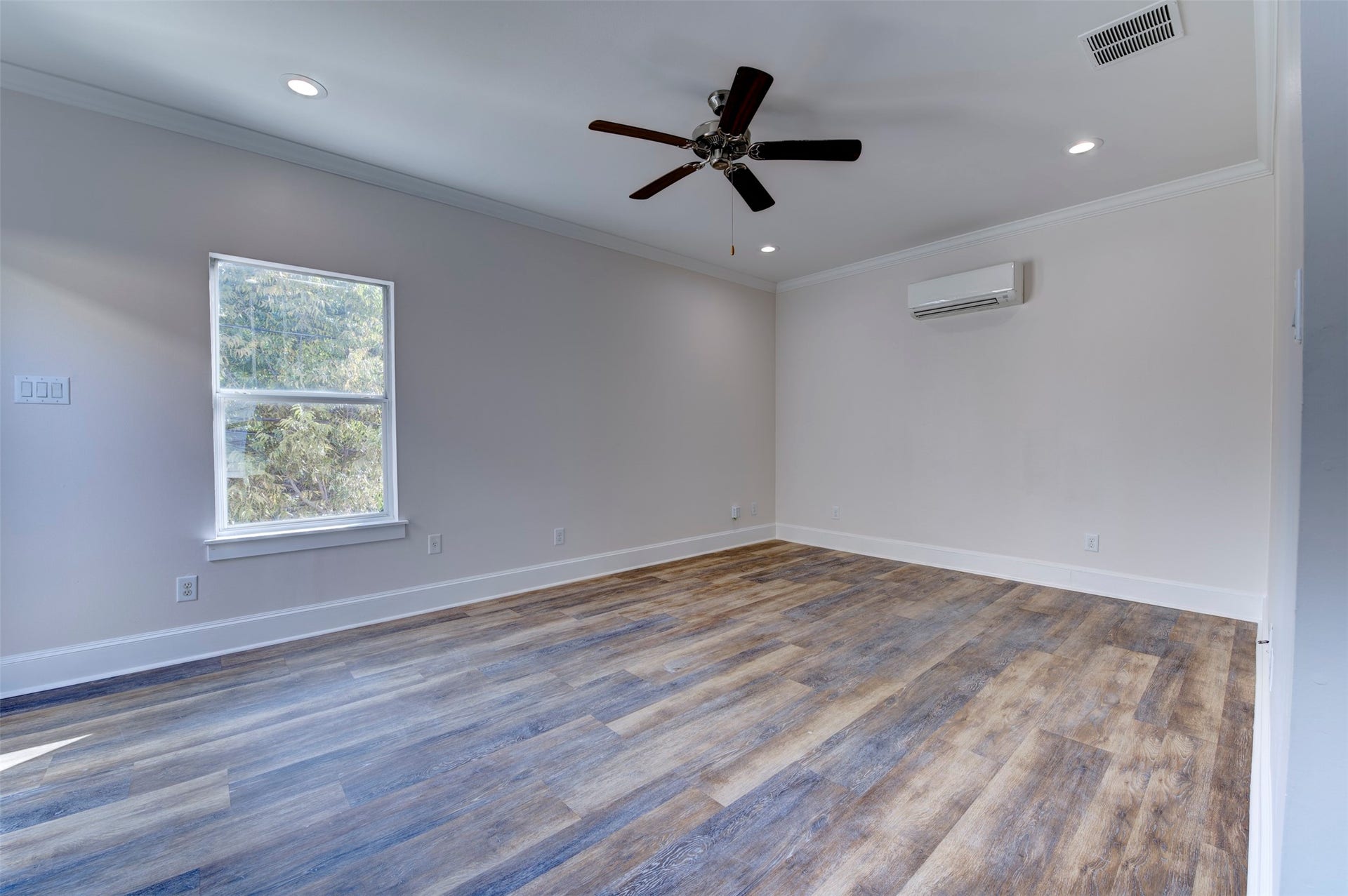 728 E 27th Street, Houston, TX 77009
