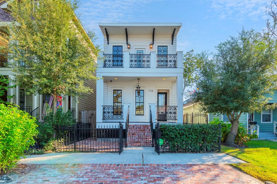 Property photo for 728 E 27th Street, Houston, TX