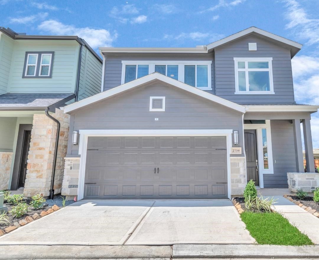 2715 Katri Way, Houston, TX 77008 3 Bedroom Homes, 2.5 baths, 2-Car Garages & Private Backyards!
*Photos are of Model Home