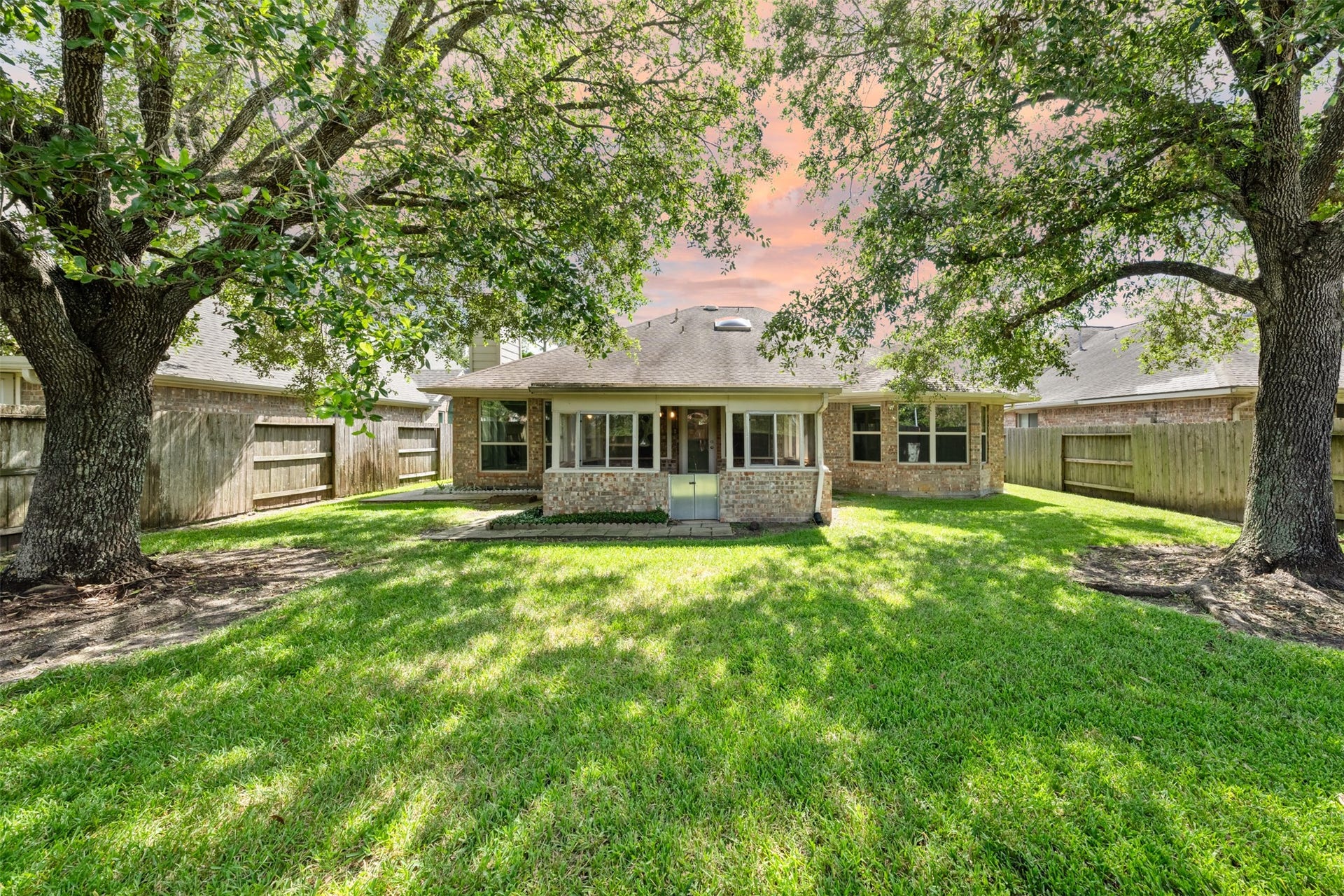 2618 Parkbriar Lane, Pearland, TX 77584 2618 Parkbriar Lane, Pearland, TX 77584