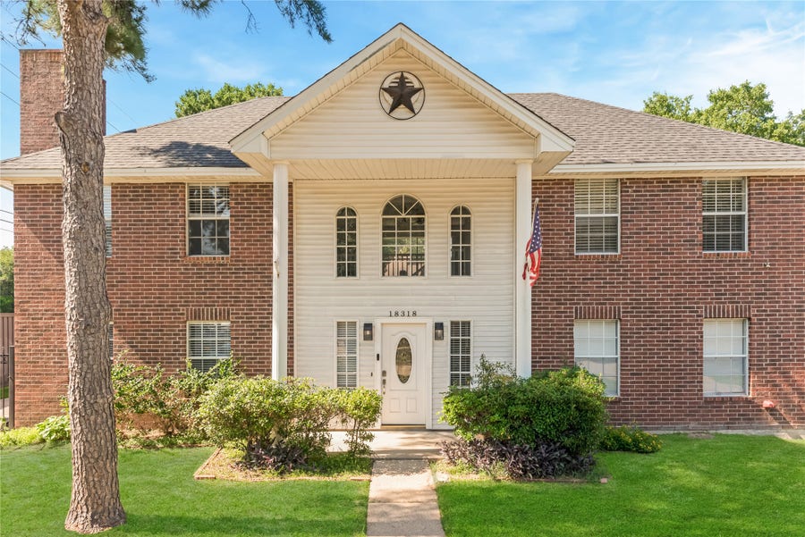 Property photo for 18318 Oakhampton Drive, Houston, TX