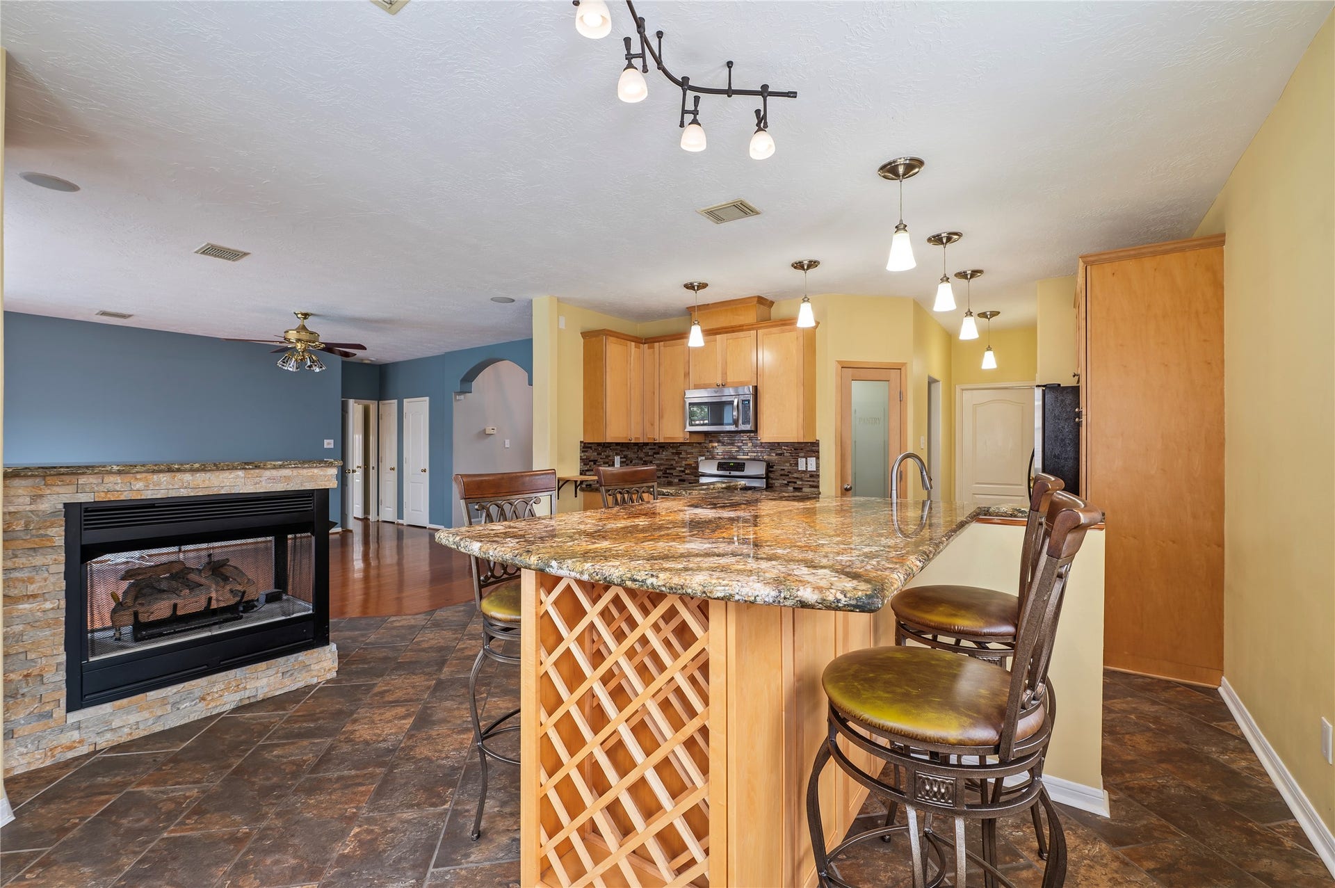 3124 Sand Shadow Drive, League City, TX 77573 3124 Sand Shadow Drive, League City, TX 77573