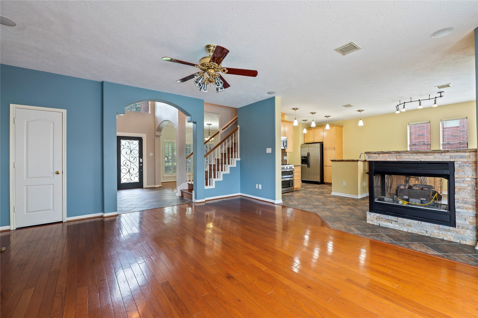 3124 Sand Shadow Drive, League City, TX 77573 3124 Sand Shadow Drive, League City, TX 77573