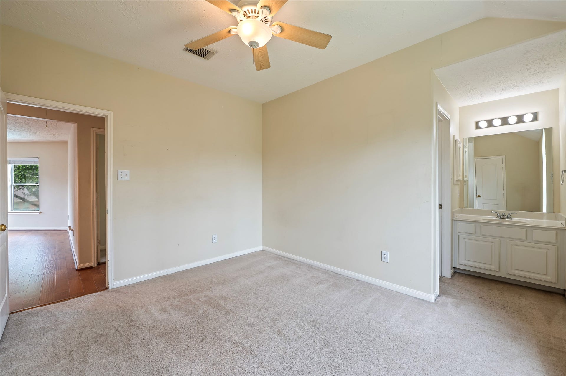 3124 Sand Shadow Drive, League City, TX 77573 3124 Sand Shadow Drive, League City, TX 77573