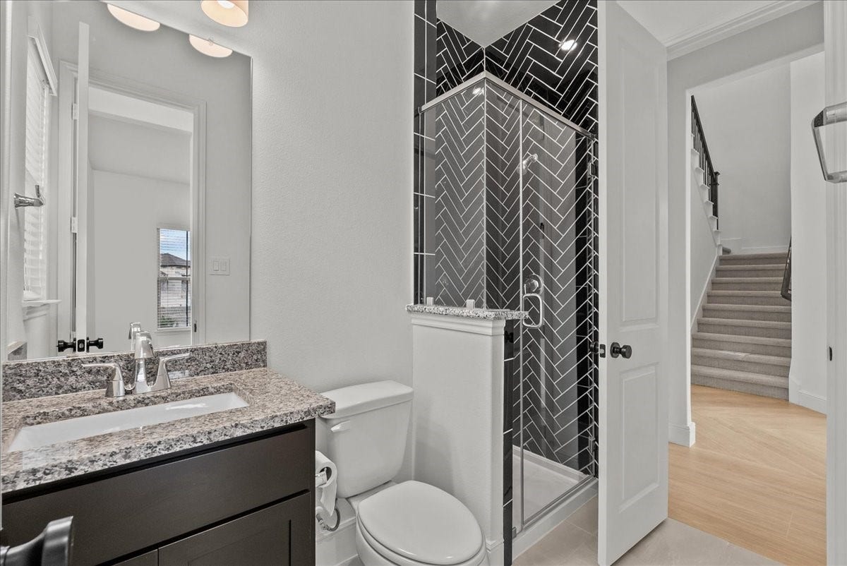 3013 Shelly Bayou Court, League City, TX 77573 Ensuite bath for second downstairs bedroom