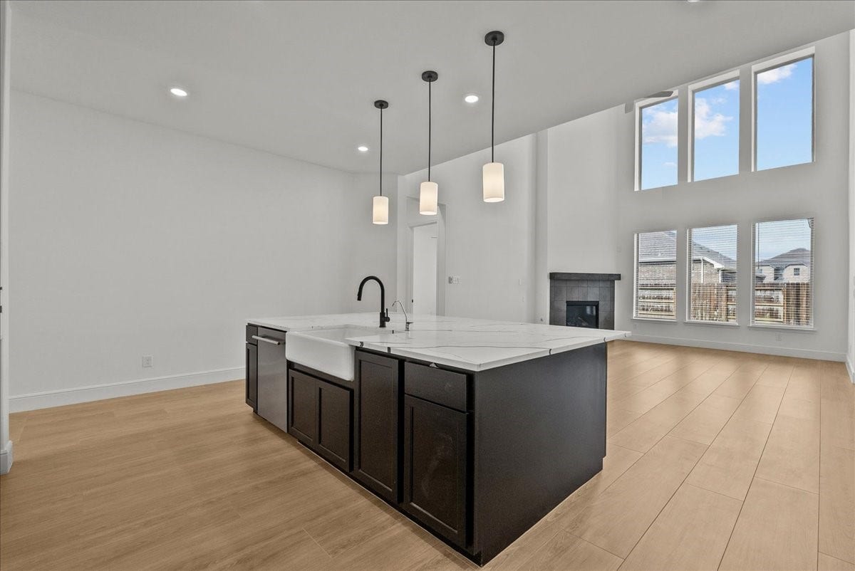 3013 Shelly Bayou Court, League City, TX 77573 Island Kitchen