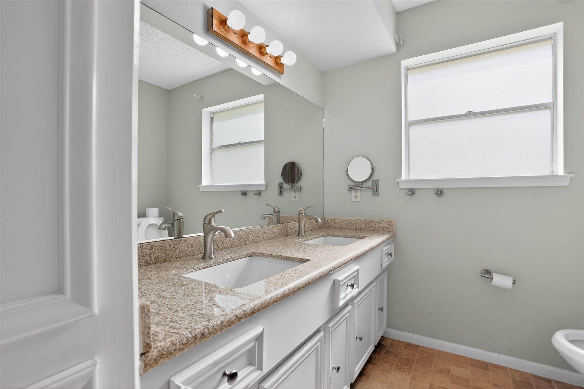 1927 HIDDEN CREEK Drive, Kingwood, TX 77339 1927 HIDDEN CREEK Drive, Kingwood, TX 77339