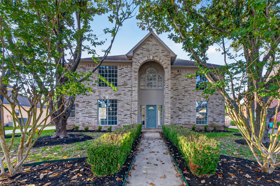 Property photo for 8010 Ashley Circle Drive N, Houston, TX