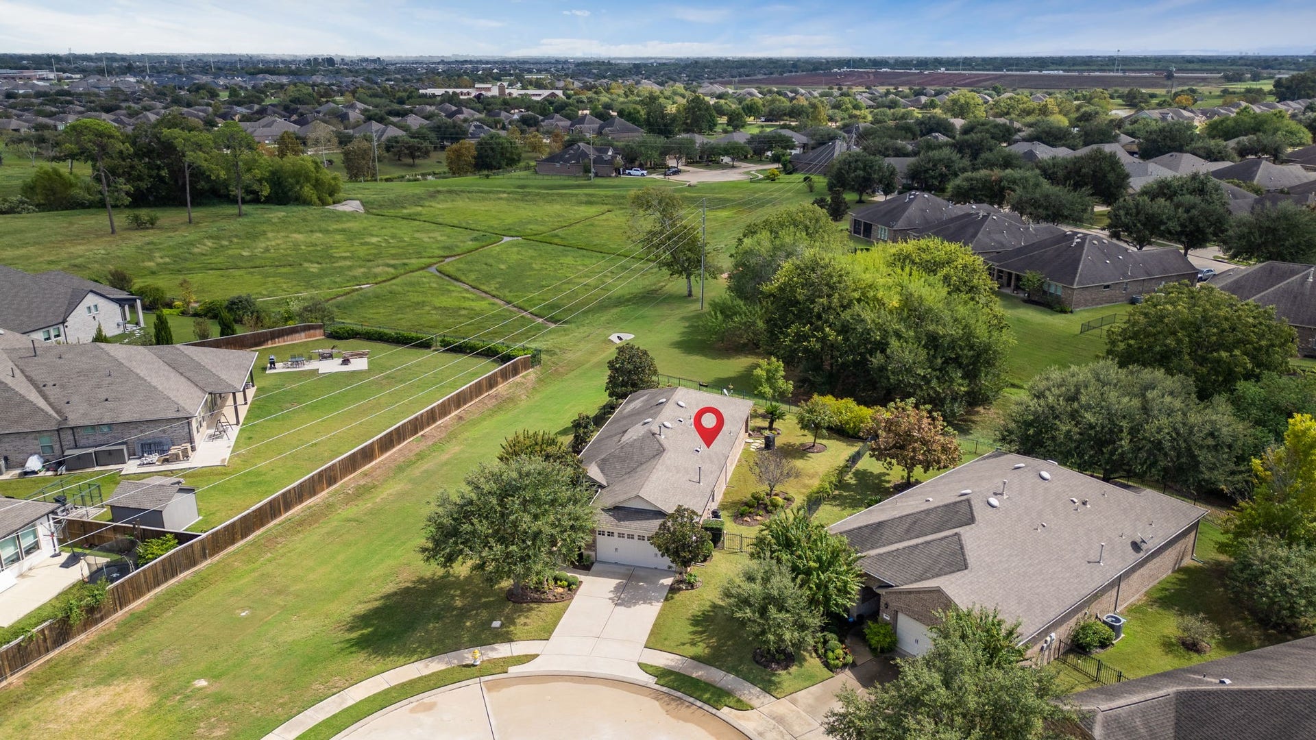 2903 Bur Oak Court, Richmond, TX 77469 Cul-de-sac location offers a peaceful setting away from through traffic. East-facing backyard enjoys welcome afternoon shade, especially appreciated during Texas summers!