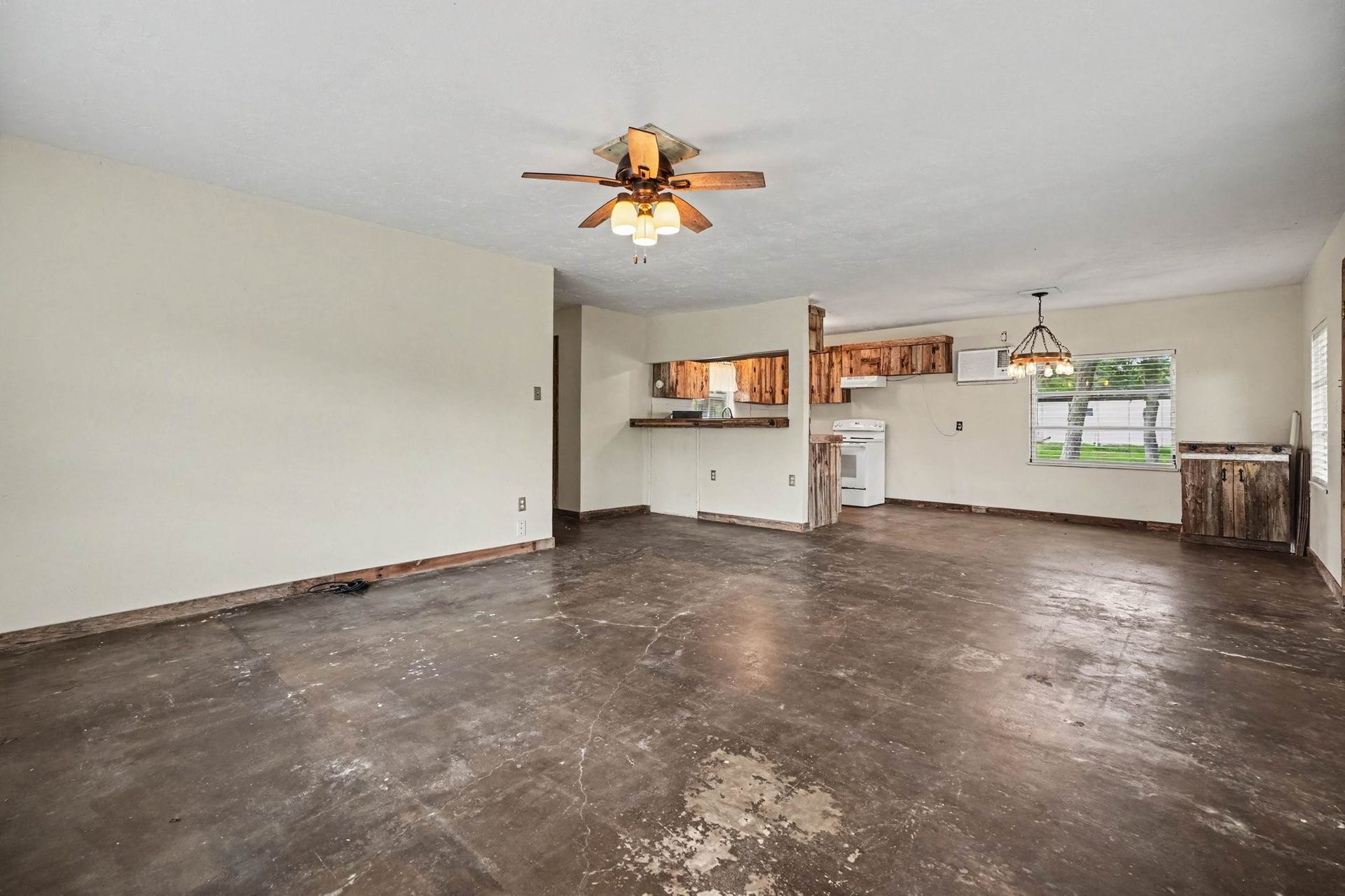 3315 Saint Anne Street, Liverpool, TX 77577 3315 Saint Anne Street, Liverpool, TX 77577