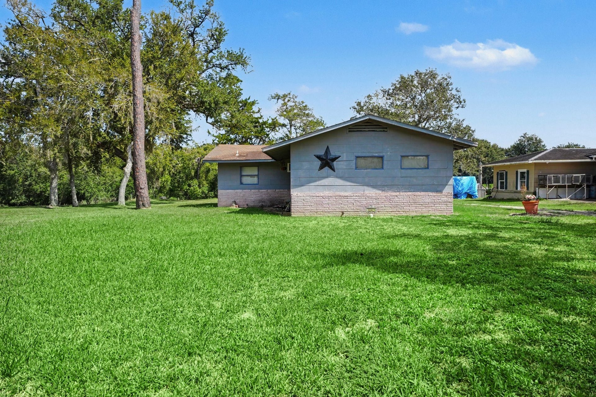 3315 Saint Anne Street, Liverpool, TX 77577 3315 Saint Anne Street, Liverpool, TX 77577
