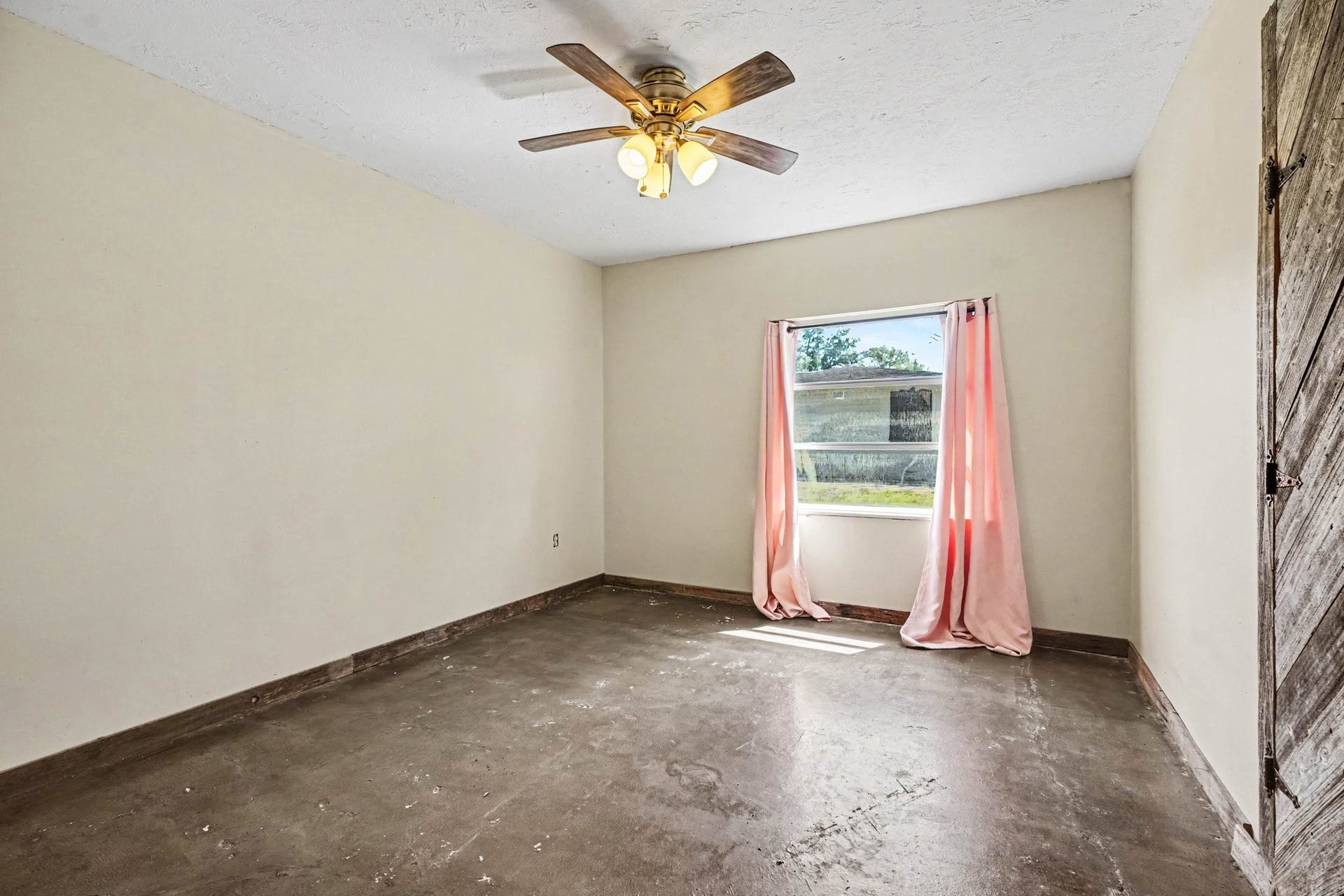 3315 Saint Anne Street, Liverpool, TX 77577 3315 Saint Anne Street, Liverpool, TX 77577