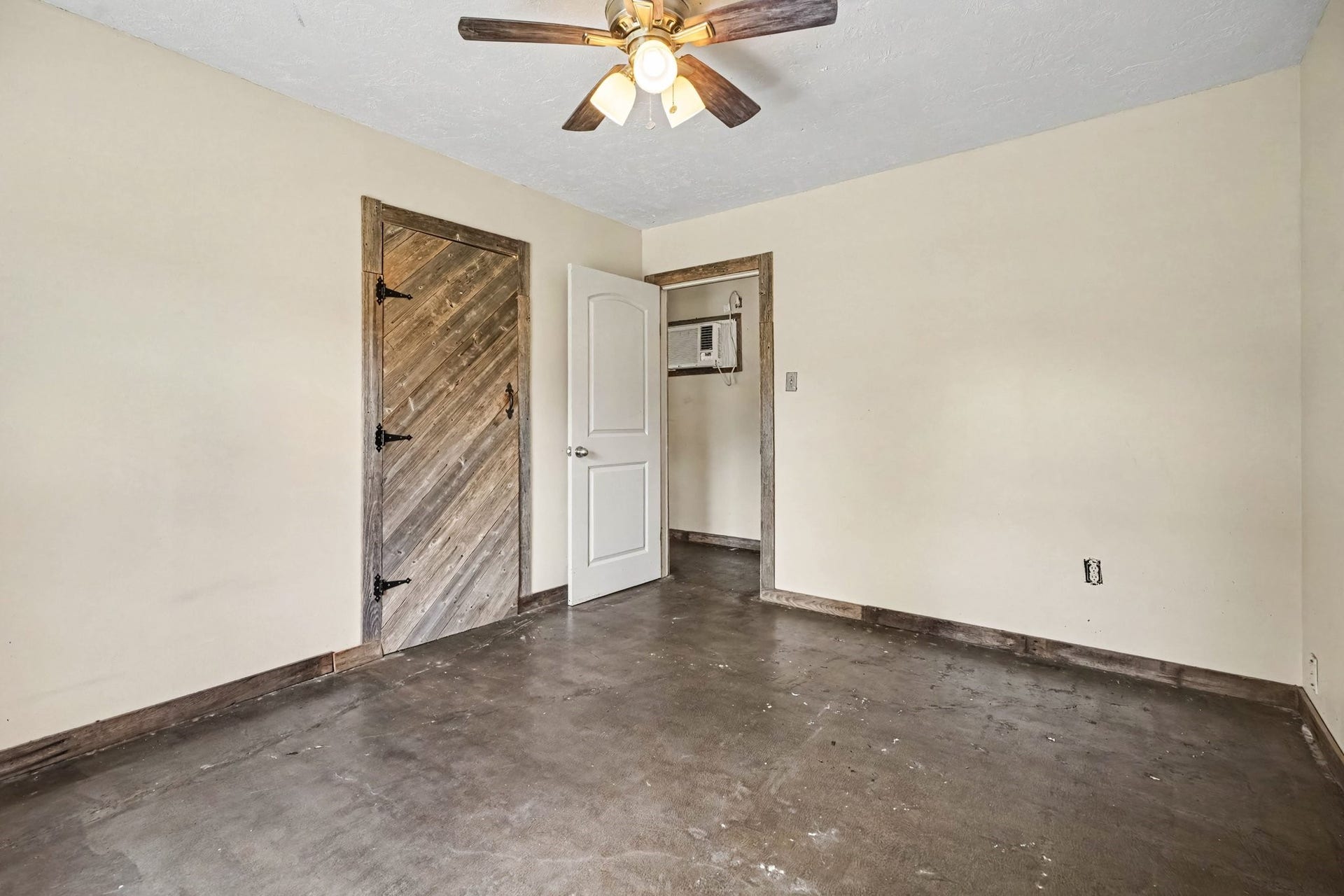 3315 Saint Anne Street, Liverpool, TX 77577 3315 Saint Anne Street, Liverpool, TX 77577