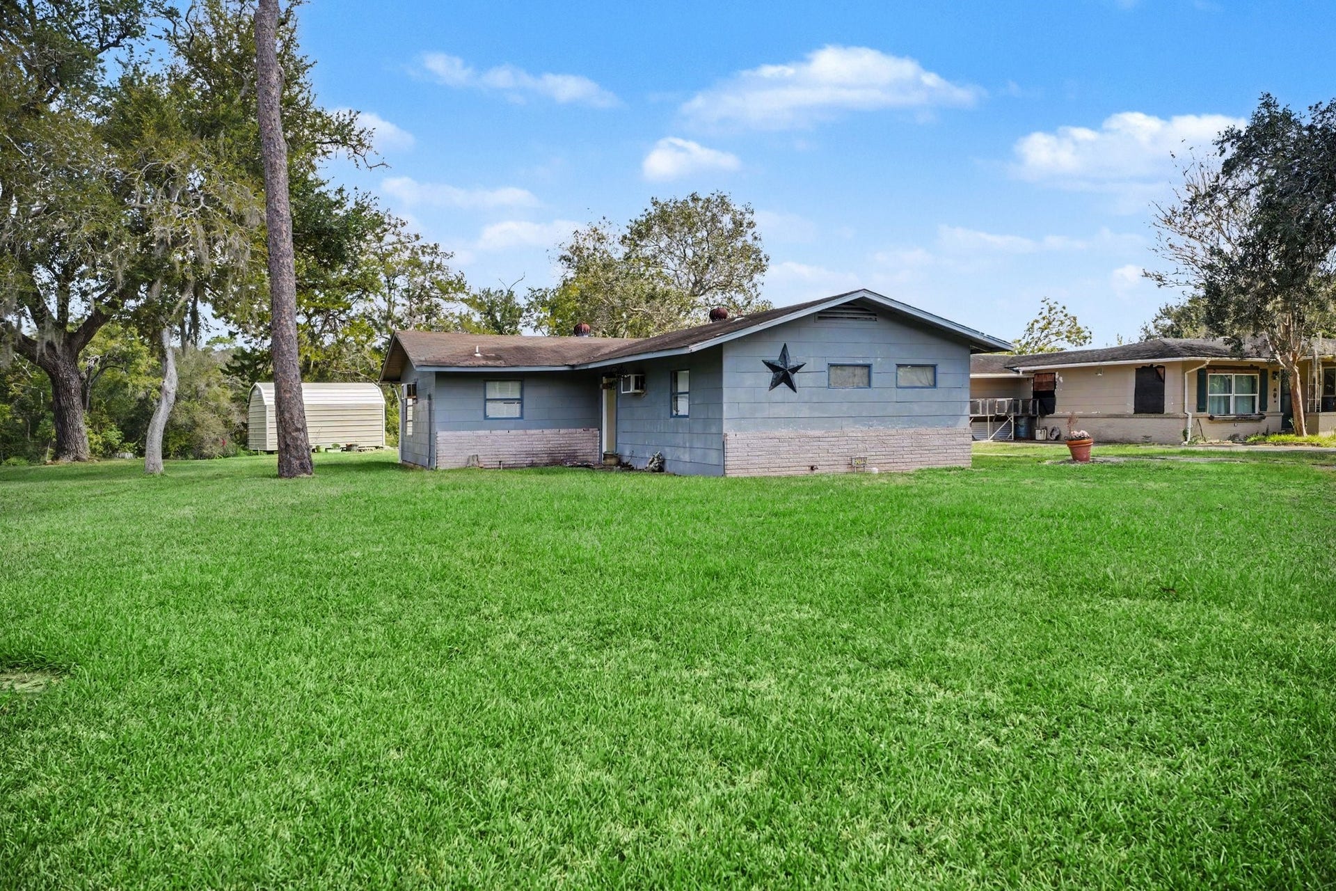 3315 Saint Anne Street, Liverpool, TX 77577 3315 Saint Anne Street, Liverpool, TX 77577