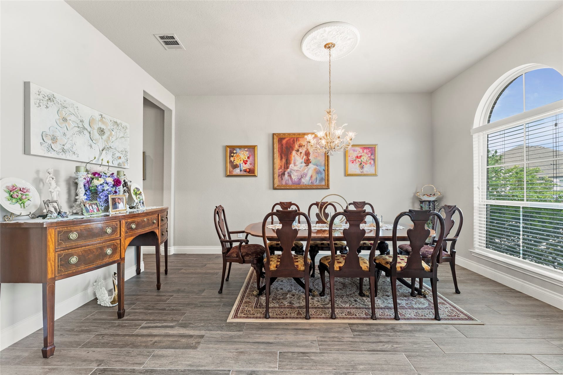 28155 Briarwood Pass, Spring, TX 77386 Formal dining room, separate and private for enjoy with family and friends.