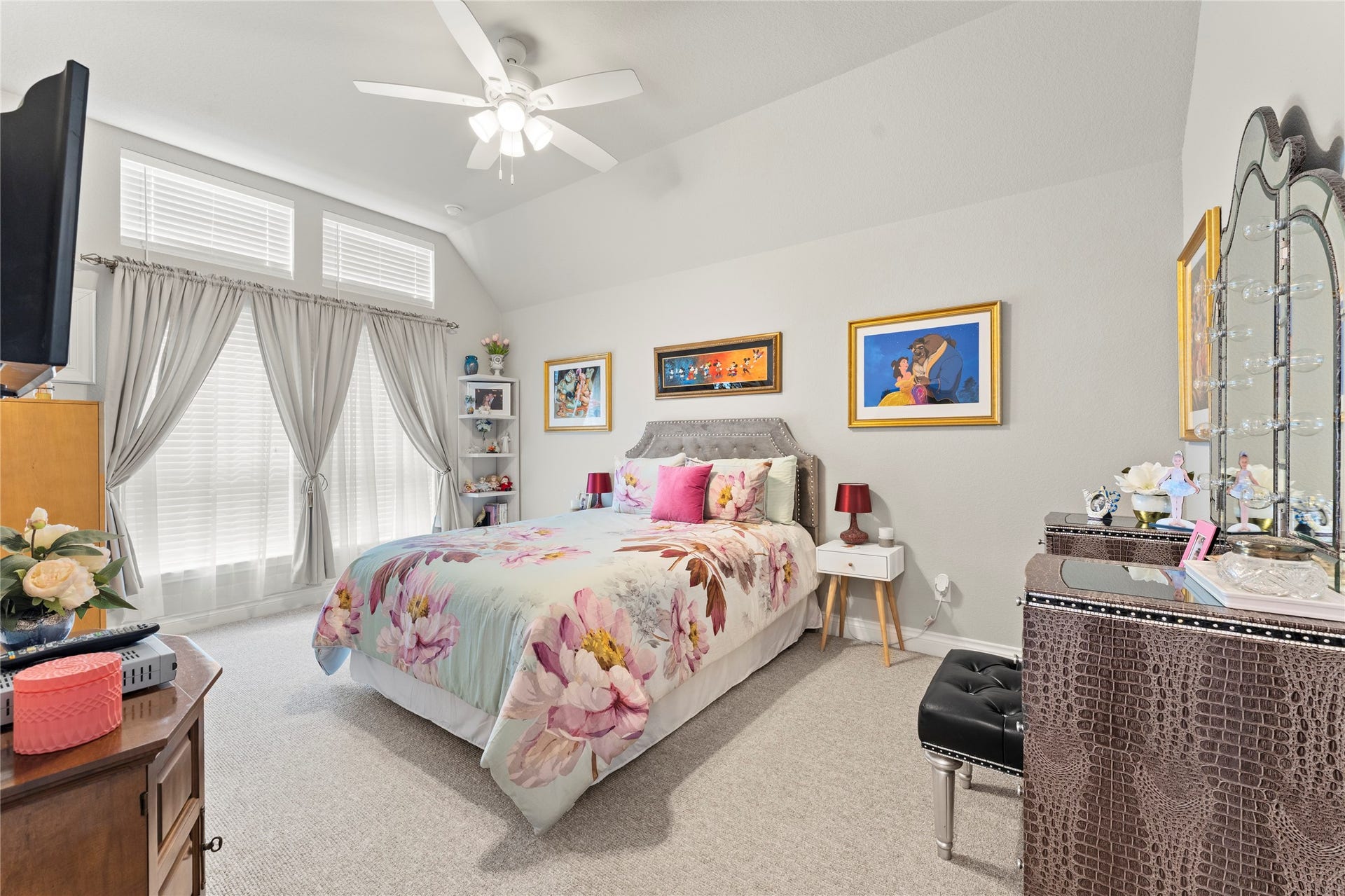 28155 Briarwood Pass, Spring, TX 77386 Very nice guest bedroom with private full bathroom.