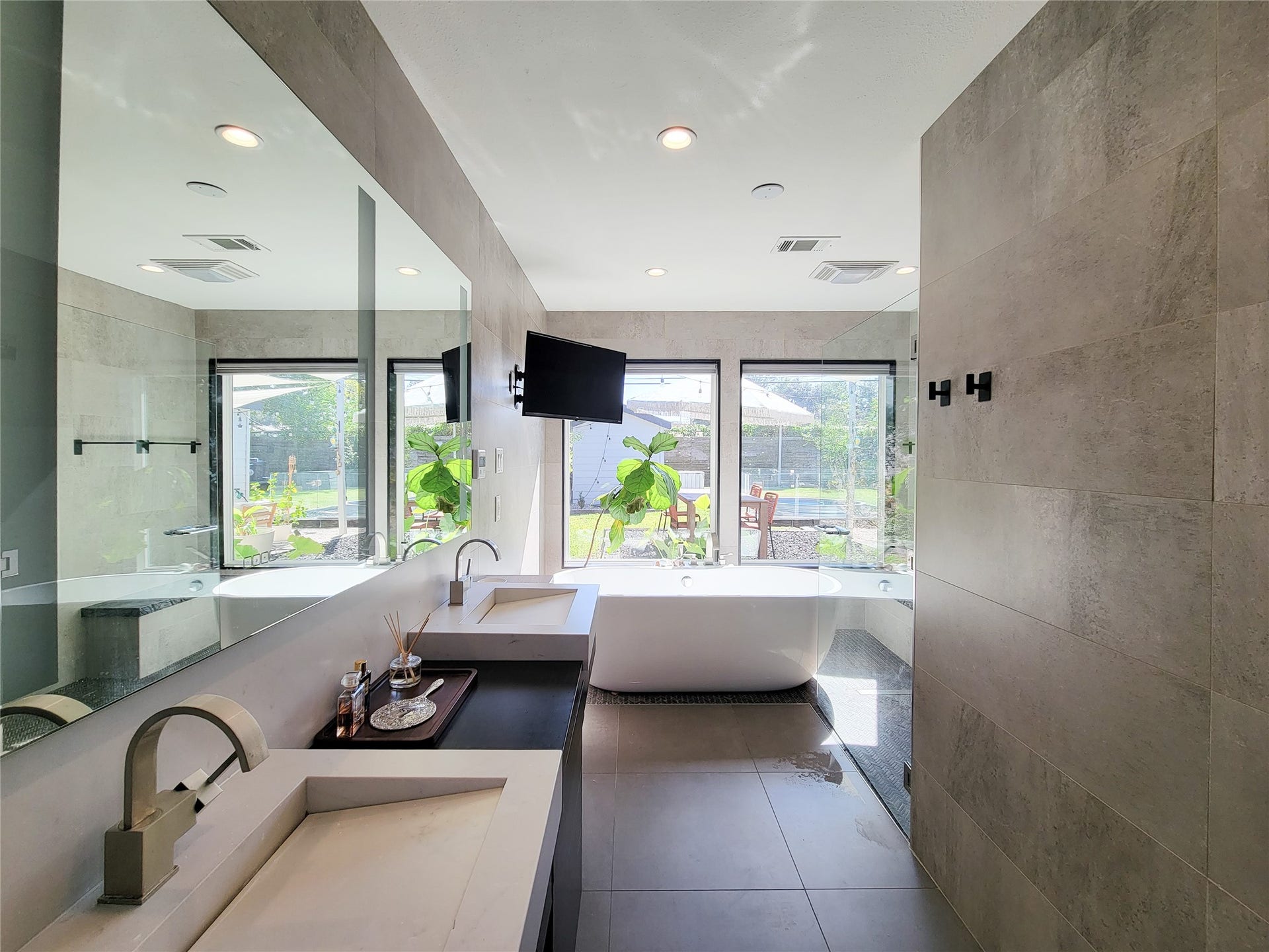 5231 Lamonte Lane, Houston, TX 77092 5231 Lamonte Lane, Houston, TX 77092