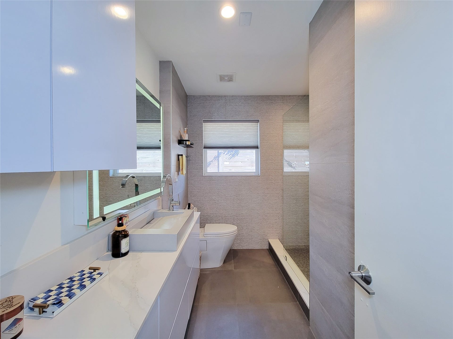 5231 Lamonte Lane, Houston, TX 77092 5231 Lamonte Lane, Houston, TX 77092