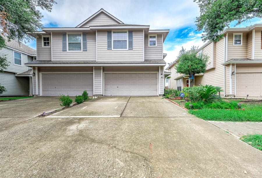 Property photo for 12415 Oriole Lake Way, Houston, TX
