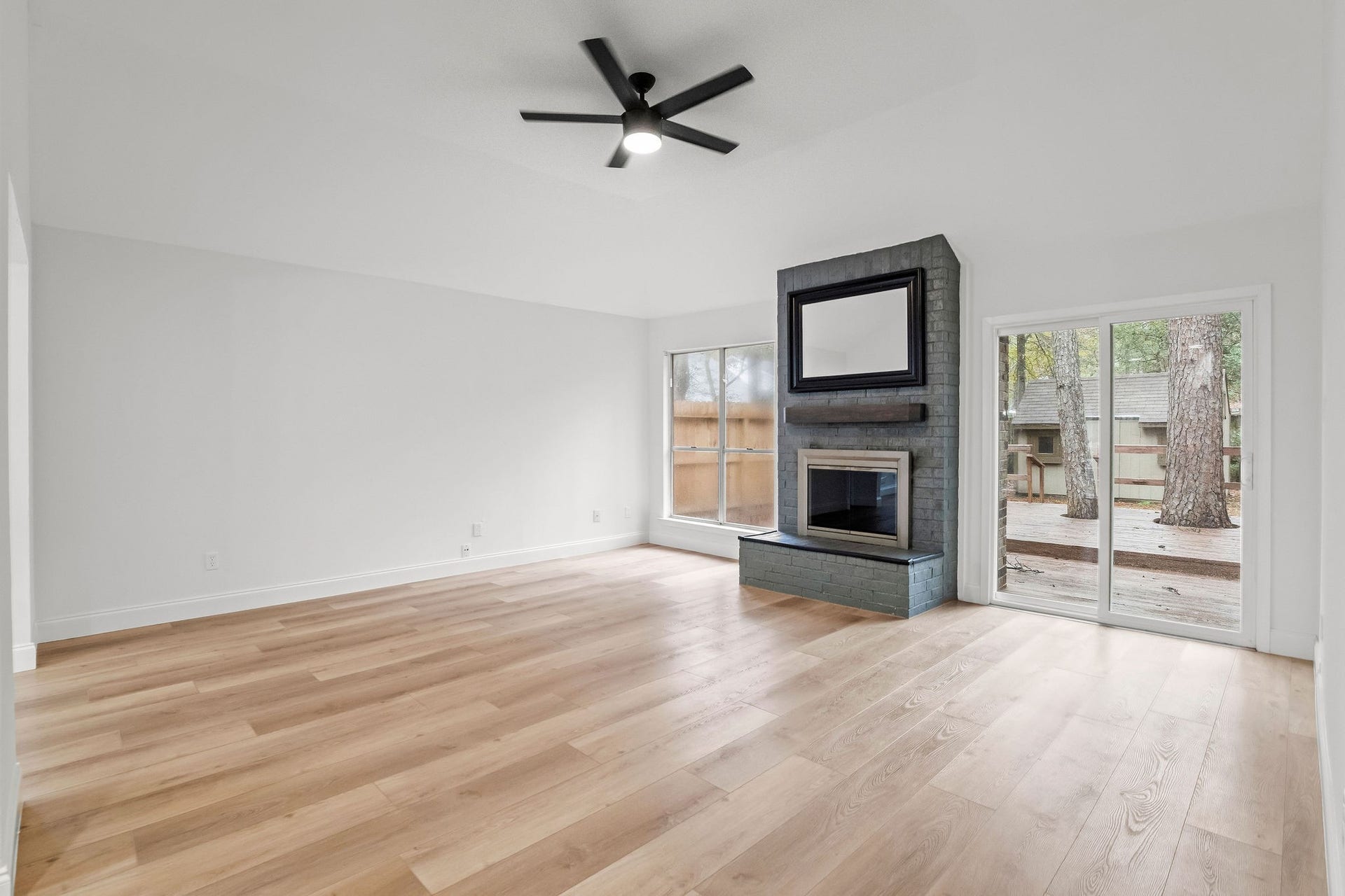 22 Braemar Forest Street, The Woodlands, TX 77381 22 Braemar Forest Street, The Woodlands, TX 77381